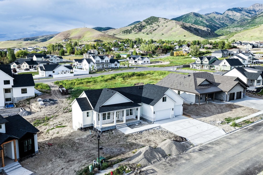 House in Hyde Park, Utah, United States 4 - 18007566