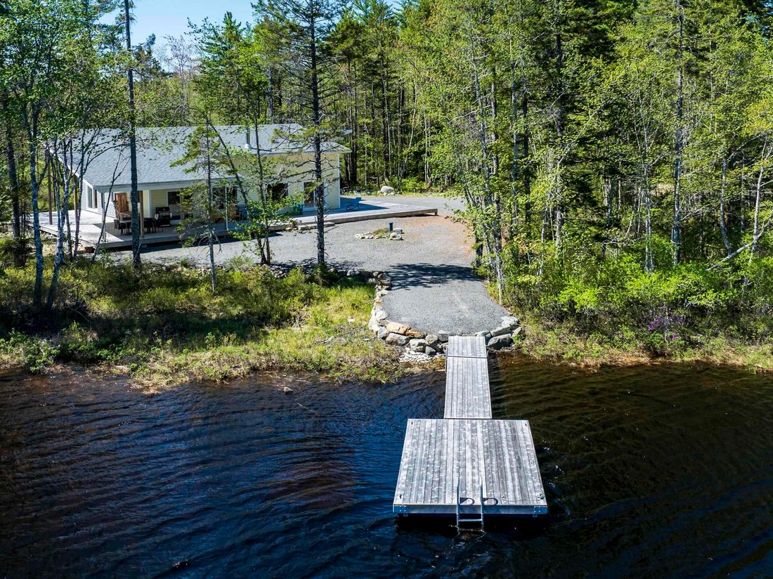 House in East Clifford, Nova Scotia, Canada 4 - 18010236