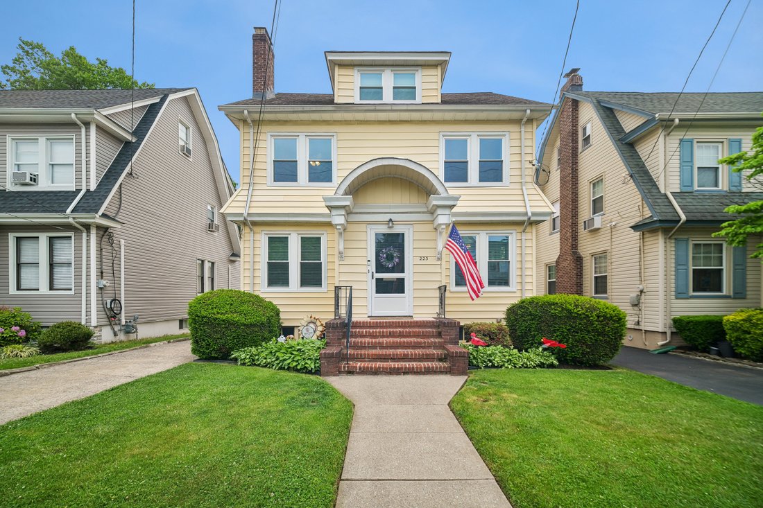 House in Elizabeth, New Jersey, United States 1 - 18005575