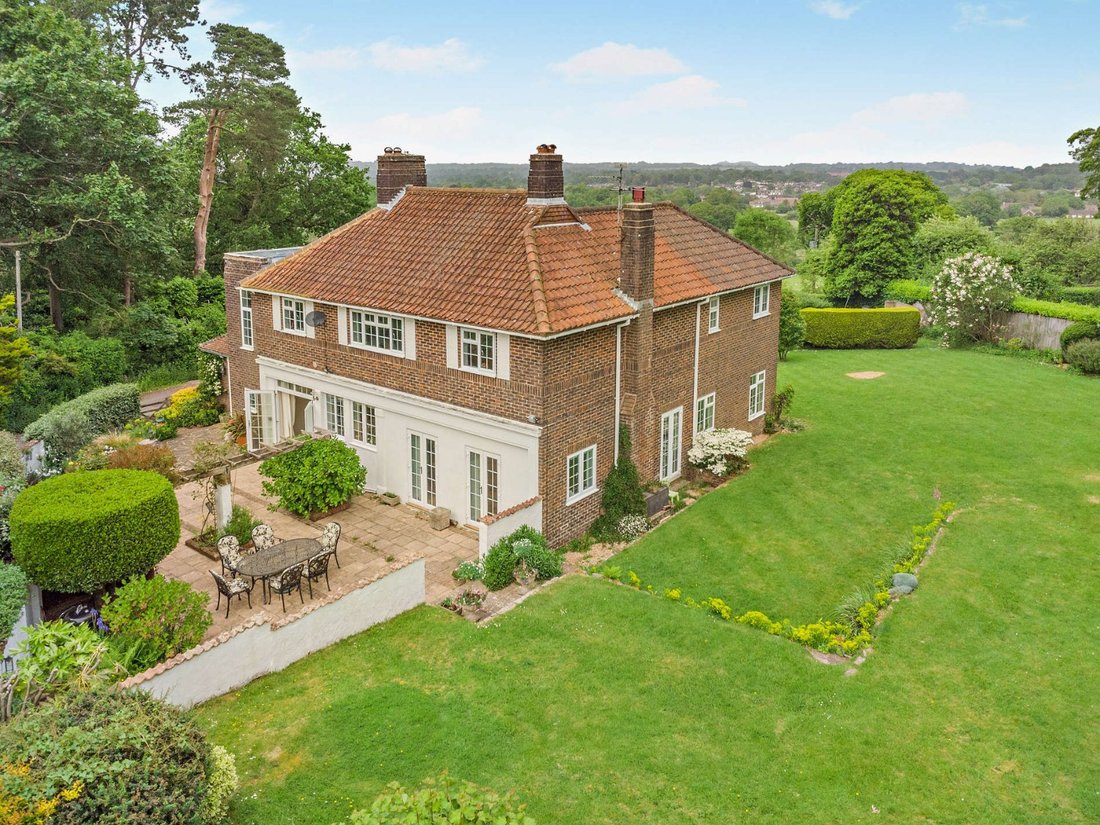 House in Storrington, England 1 - 17023013