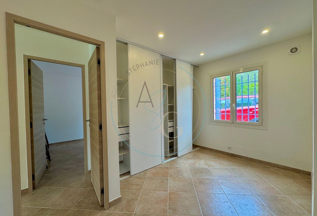 House in La Môle, Provence-Alpes-Côte d'Azur, France 4 - 18008939