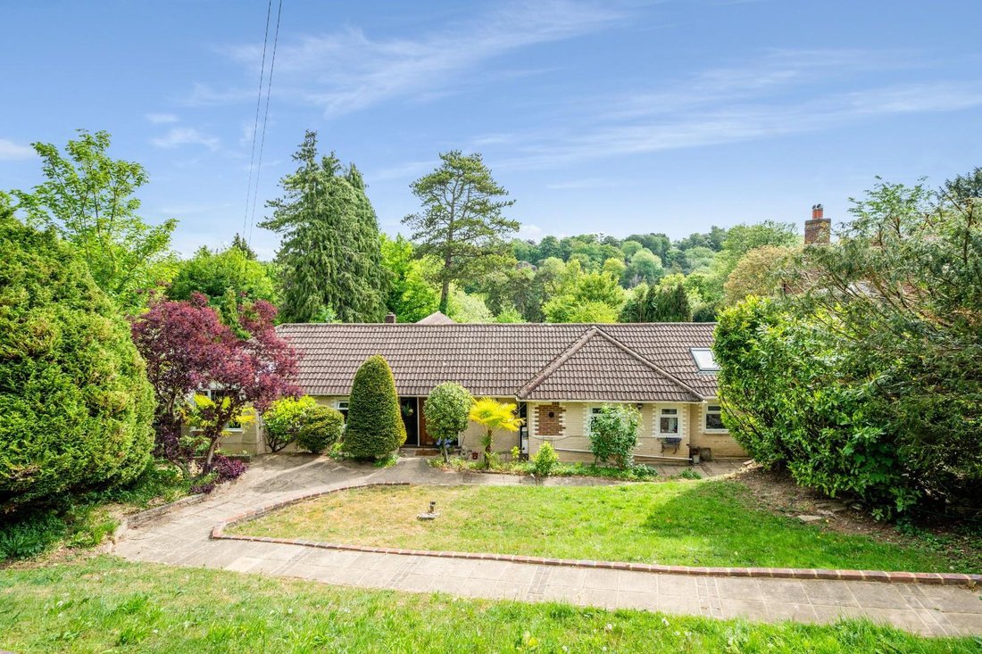 House in Kenley, London Borough of Croydon, England 1 - 18007796