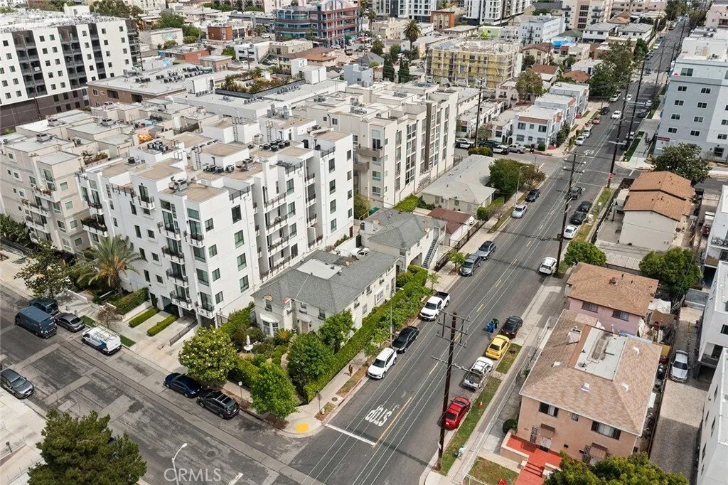 Los Angeles, California, United States 5 - 17665753