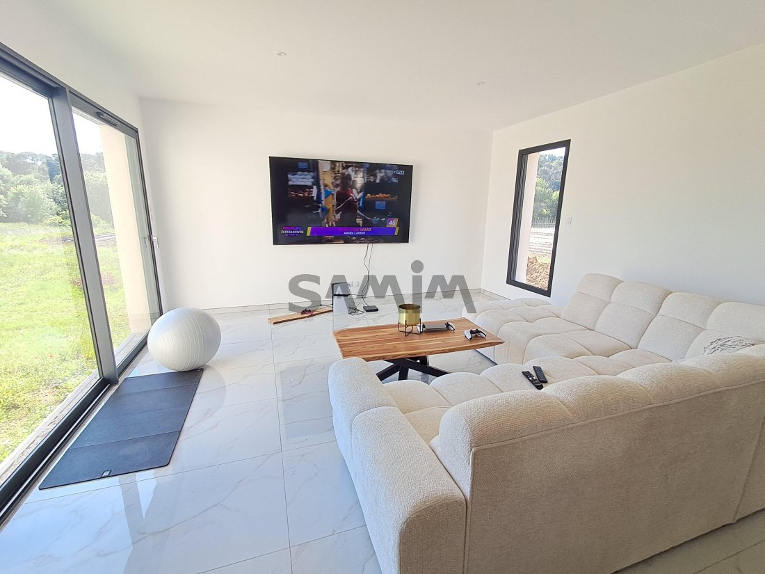 Villa in Aujargues, Occitania, France 4 - 17451440