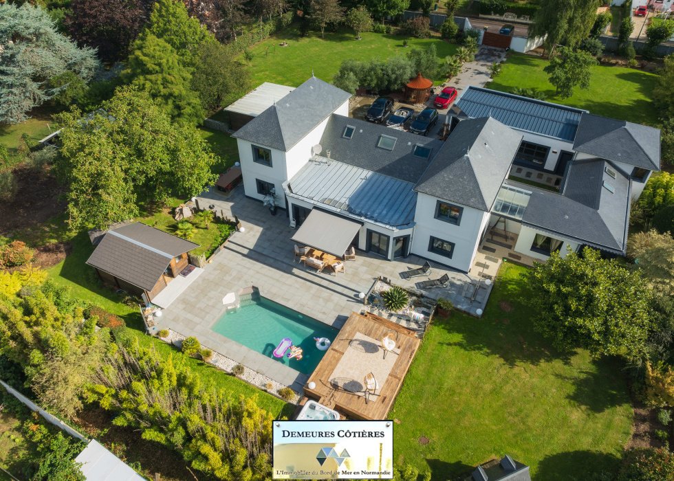 Estate in Bordeaux-Saint-Clair, Normandy, France 1 - 18005795