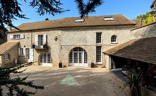 Villa in Bas, Maule, France 1