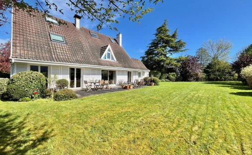House in Cernay-la-Ville, Ile-de-France, France 1