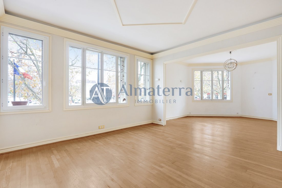 Apartment in Lorette-Martyrs, Paris 9e Arrondissement, Paris 3 - 18008678
