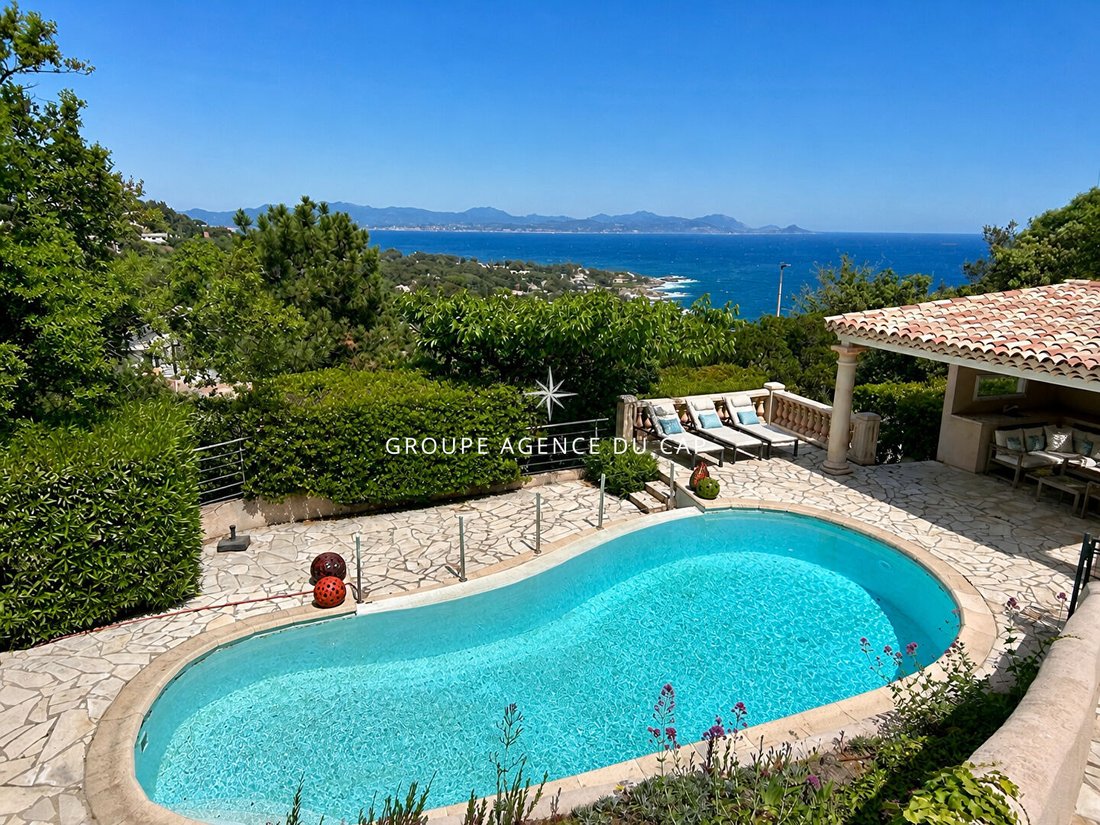Villa in Les Issambres, Roquebrune-sur-Argens, France 1 - 18011365