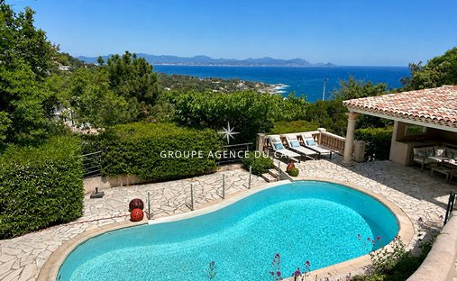 Villa in Les Issambres, Roquebrune-sur-Argens, France 1