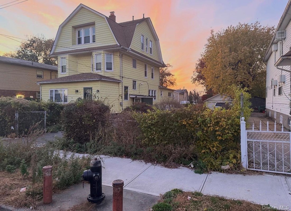 House in New York, New York, United States 1 - 18005079