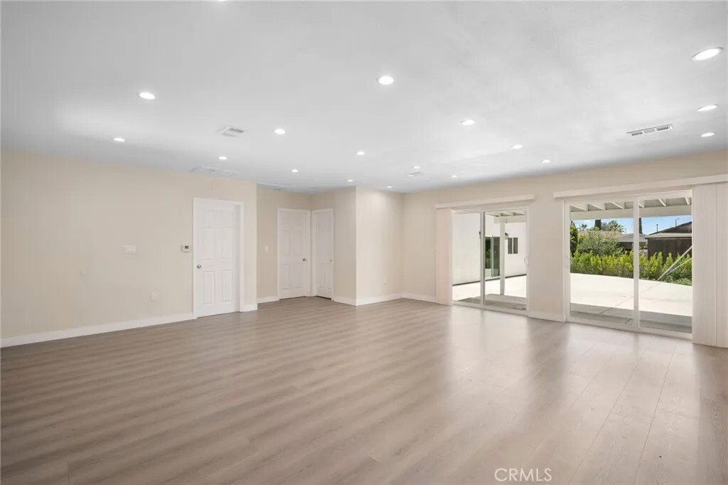 Los Angeles, California, United States 5 - 18008461