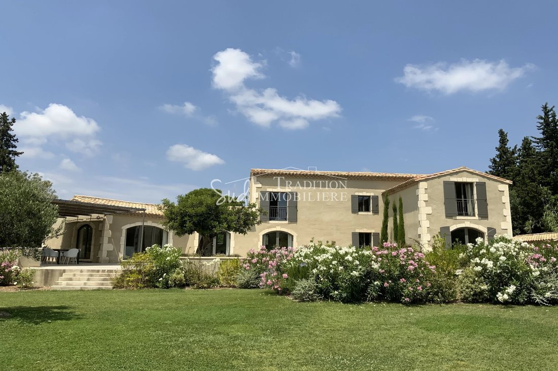 Villa in Maussane-les-Alpilles, Provence-Alpes-Côte d'Azur, France 2 - 17842116