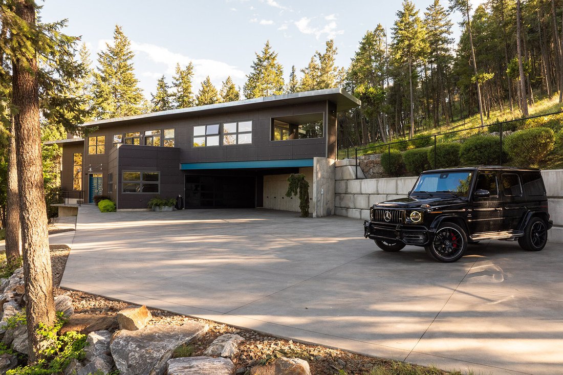 House in Kelowna, British Columbia, Canada 2 - 18006138