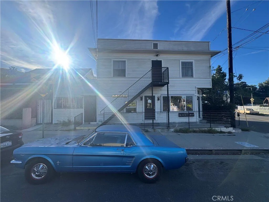 Los Angeles, California, United States 3 - 17606802