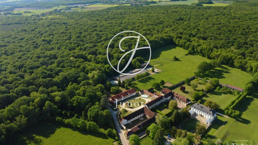 Estate in Le Val d'Ocre, Bourgogne – Franche-Comté, France 4 - 18006299