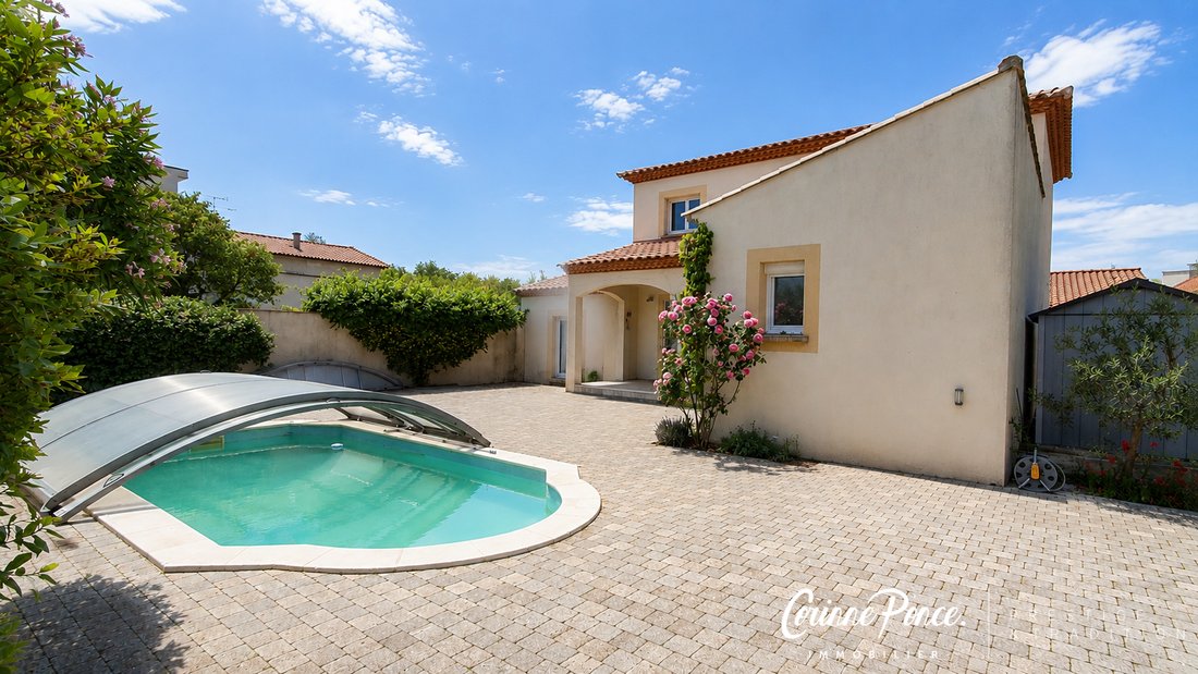 Villa in Centre Ville, Aigues-Mortes, France 2 - 18009469