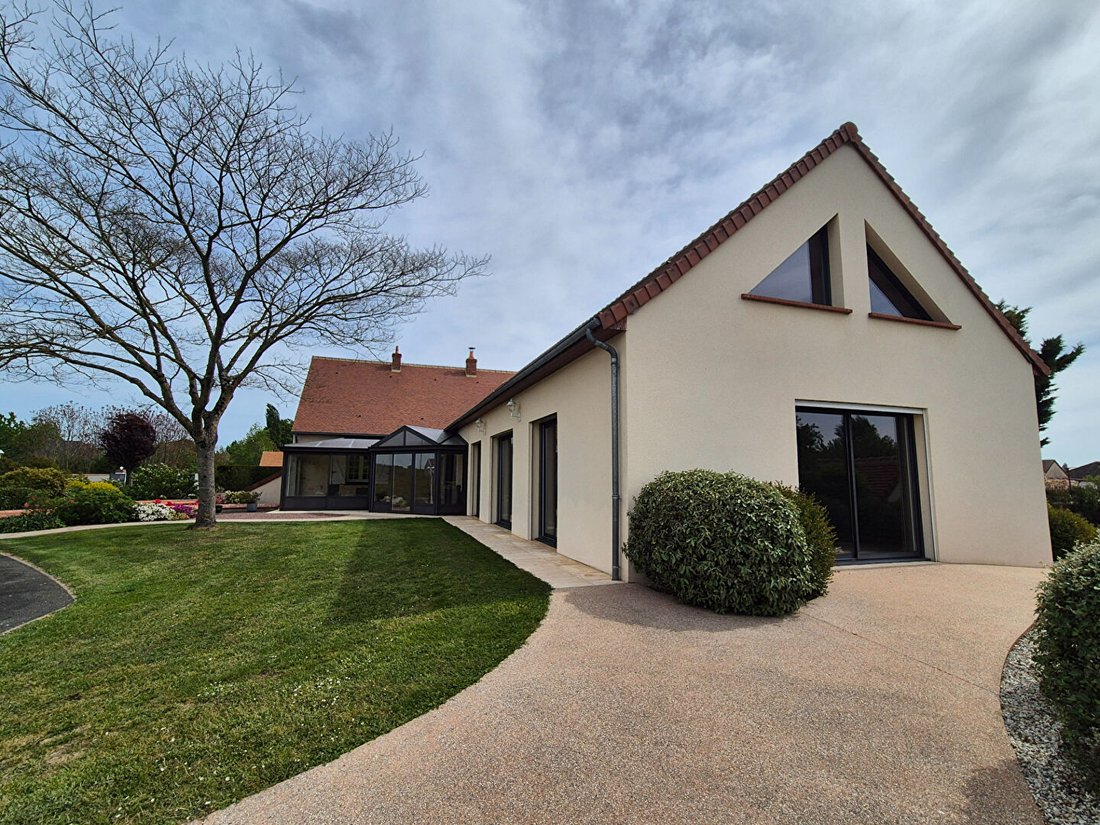 House in La Chapelle-Saint-Rémy, Pays de la Loire, France 2 - 18009127