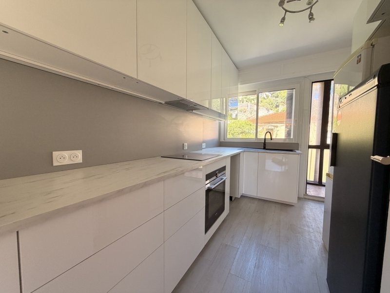 Apartment in Pointe Rouge, 8e Arrondissement, Marseille 4 - 18005670