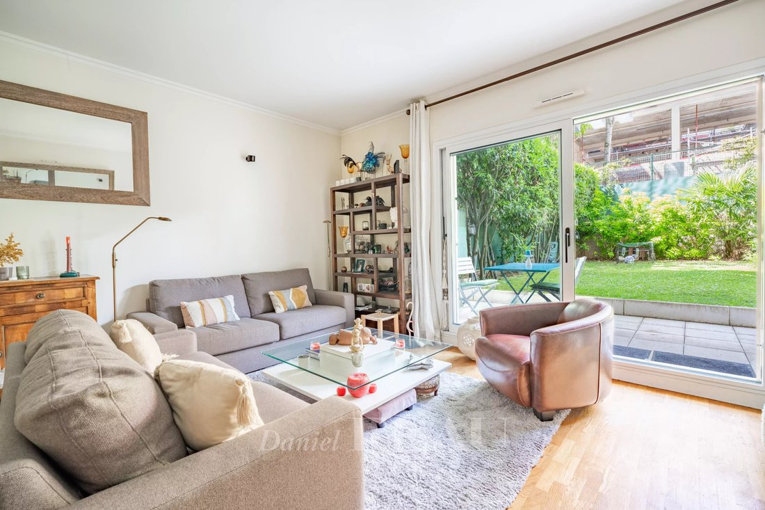 Apartment in Auteuil Sud, Paris 16e Arrondissement, Paris 3 - 18005037