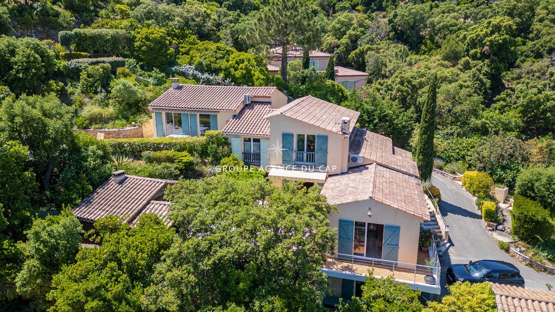 Villa in Les Issambres, Roquebrune-sur-Argens, France 1 - 18011440