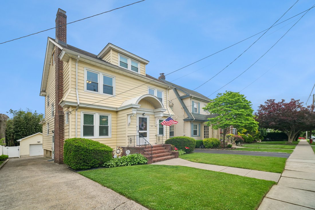 House in Elizabeth, New Jersey, United States 2 - 18005575