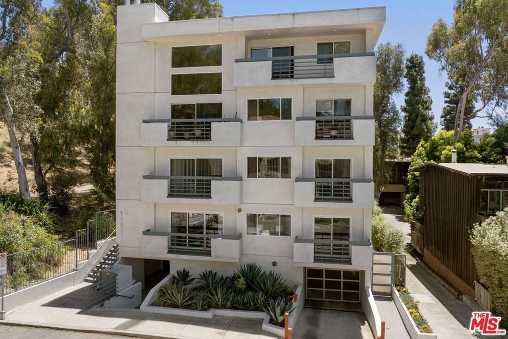 Condo in Los Angeles, California, United States 2 - 18008331