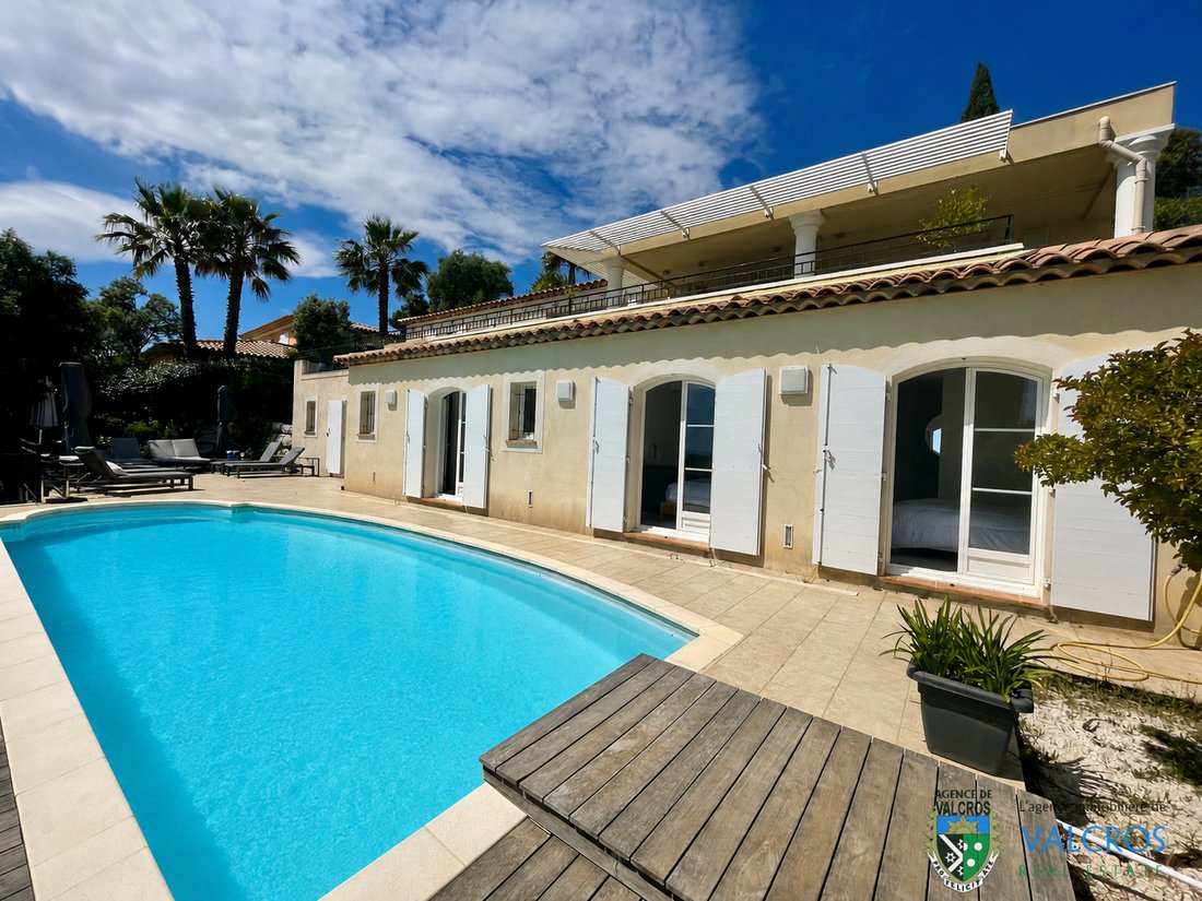 Villa in La Londe-les-Maures, Provence-Alpes-Côte d'Azur, France 1 - 18009326
