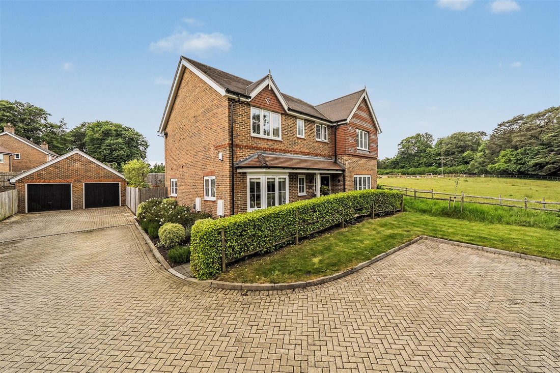 House in Hindhead, Grayshott, England 1 - 18007798