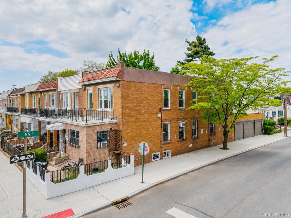House in New York, New York, United States 2 - 18008478