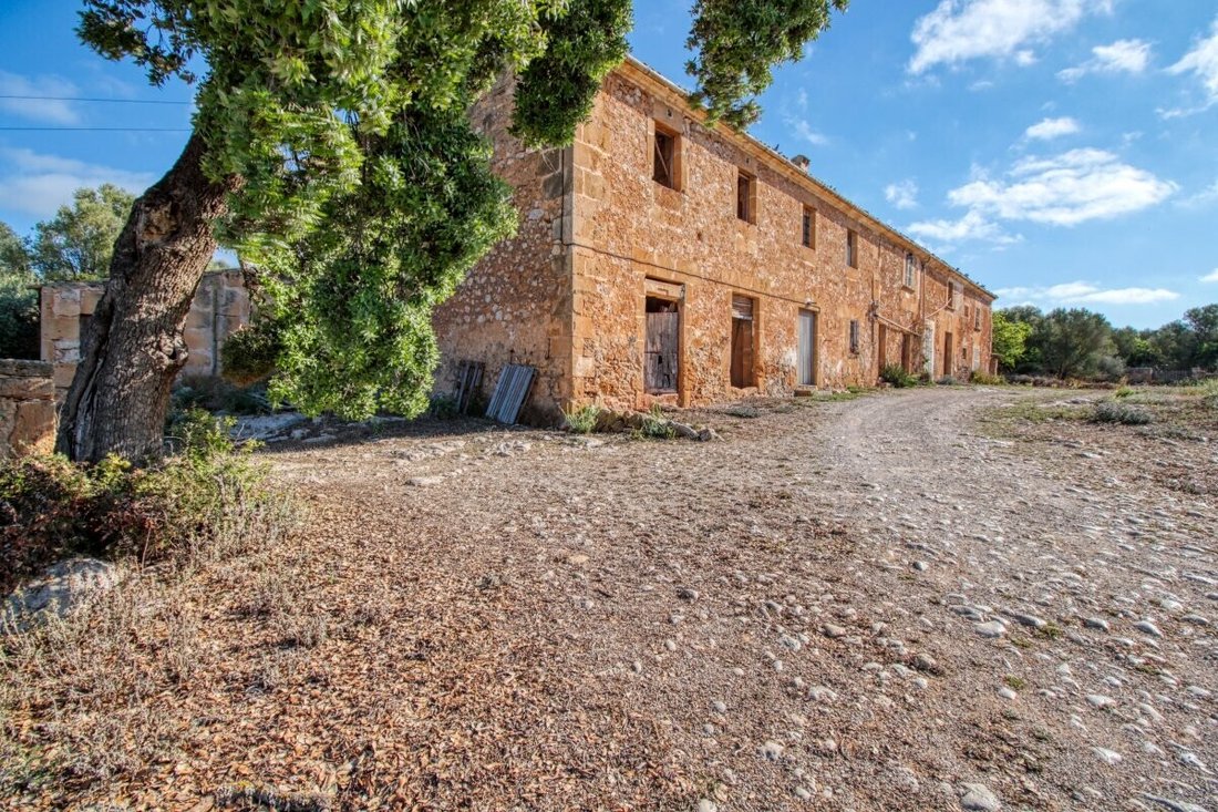 Finca in Sant Llorenc des Cardassar, Balearic Islands, Spain 3 - 18008621