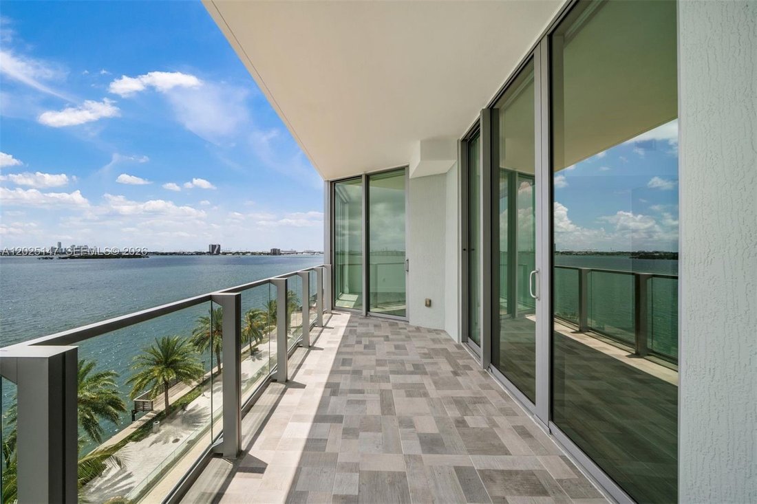 Condo in Miami, Florida, United States 4 - 18007996