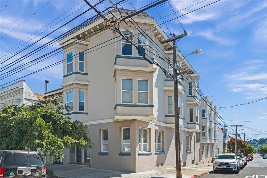 San Francisco, California, United States 3 - 18008246