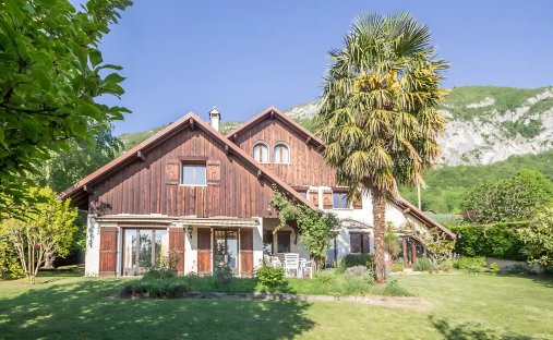 House in Veyrier-du-Lac, Auvergne-Rhône-Alpes, France 1