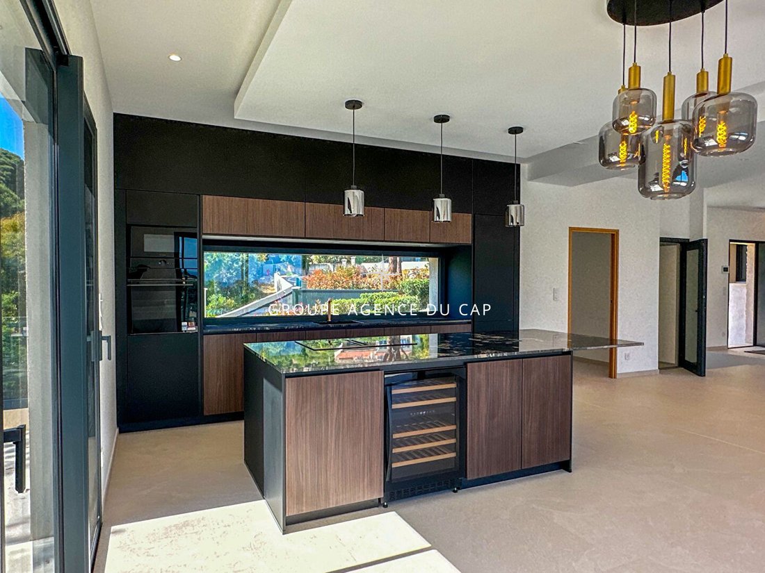 Villa in Les Issambres, Roquebrune-sur-Argens, France 5 - 18011375