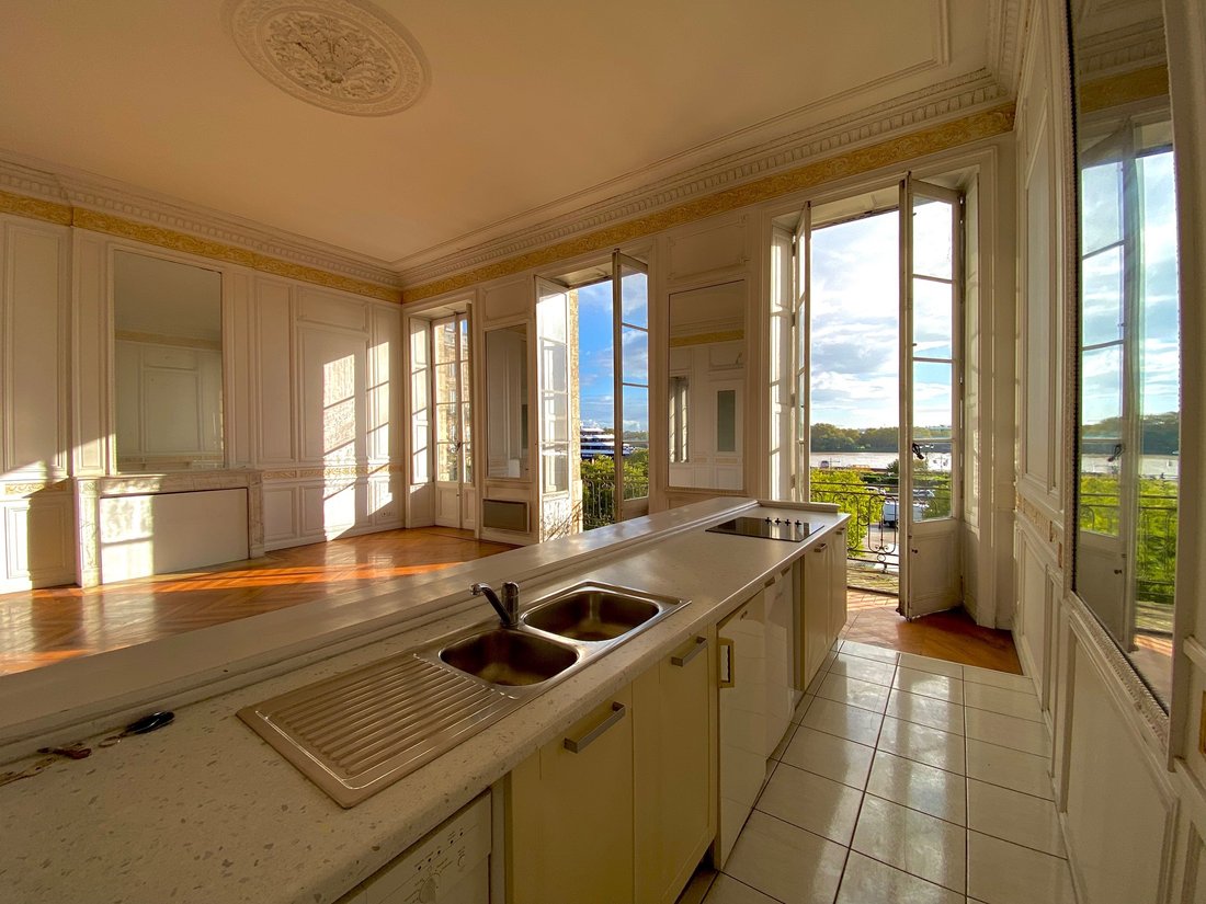 Appartement à Hôtel de Ville-Quinconce-Saint Seurin-Fondaudège, Bordeaux, France 5 - 18008834