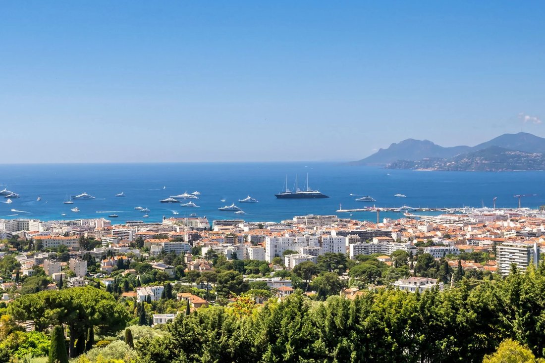 Villa en Cannes, Provenza-Alpes-Costa Azul, Francia 2 - 14785225