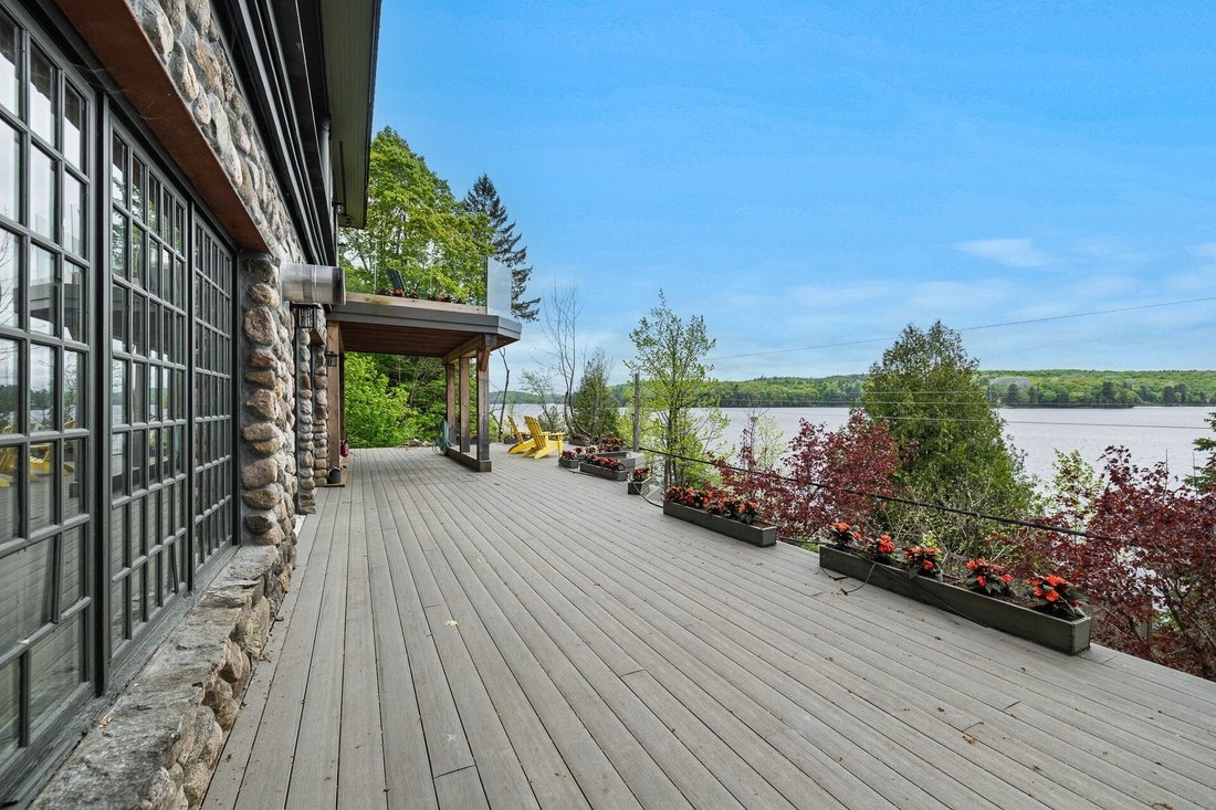 House in Chelsea, Quebec, Canada 3 - 18012086