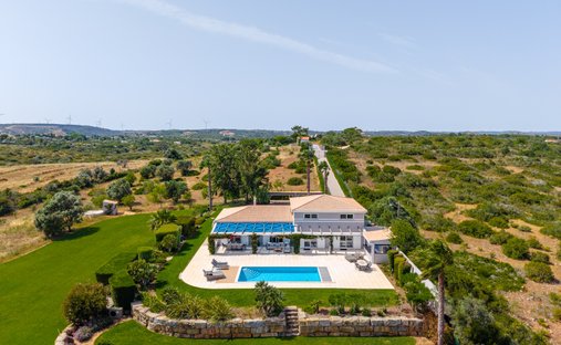 Villa in Bensafrim e Barao de Sao Joao, Algarve, Portugal 1