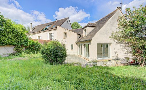 House in Aigremont, Ile-de-France, France 1