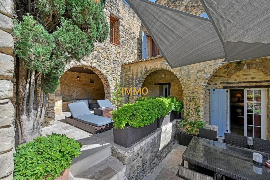 Estate in Uzès, Occitania, France 4 - 18005856