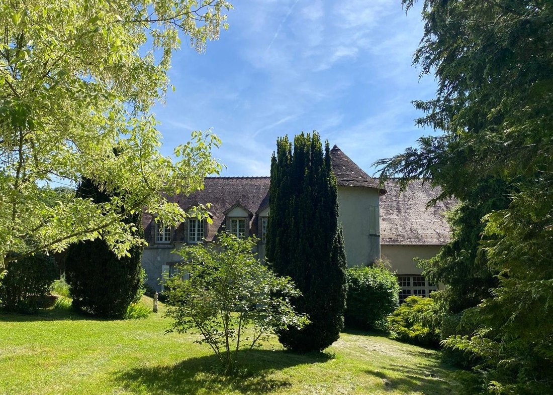 Estate in Maintenon, Centre-Val de Loire, France 1 - 18009487