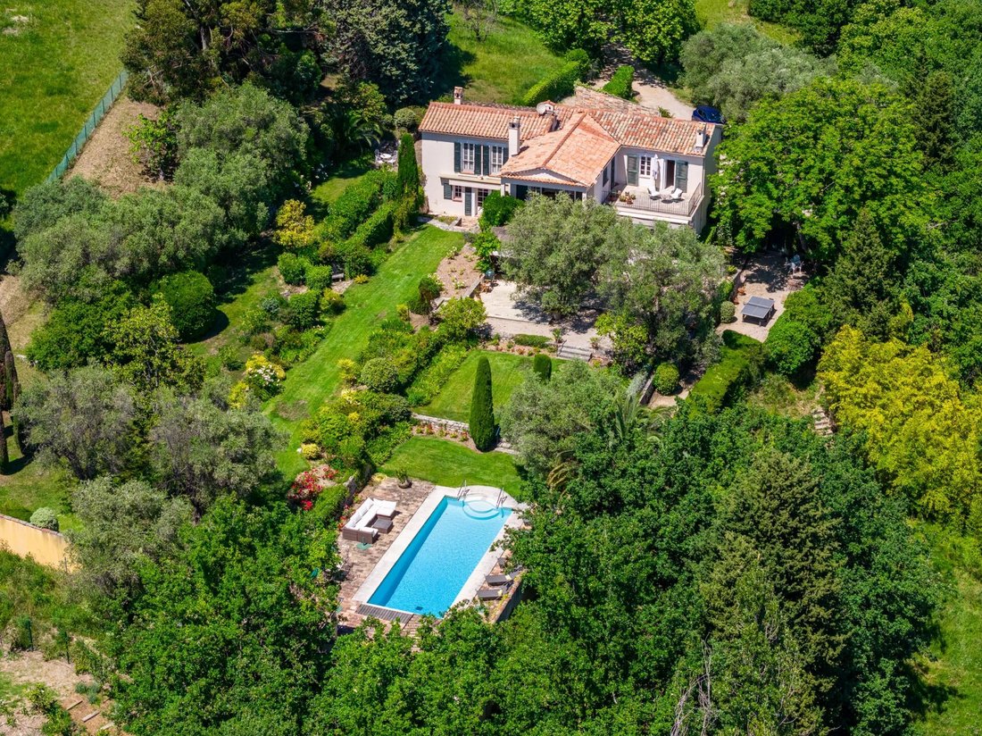 Estate in Opio, Provence-Alpes-Côte d'Azur, France 4 - 12428336