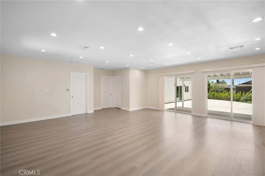 Condo in Los Angeles, California, United States 5 - 18008436