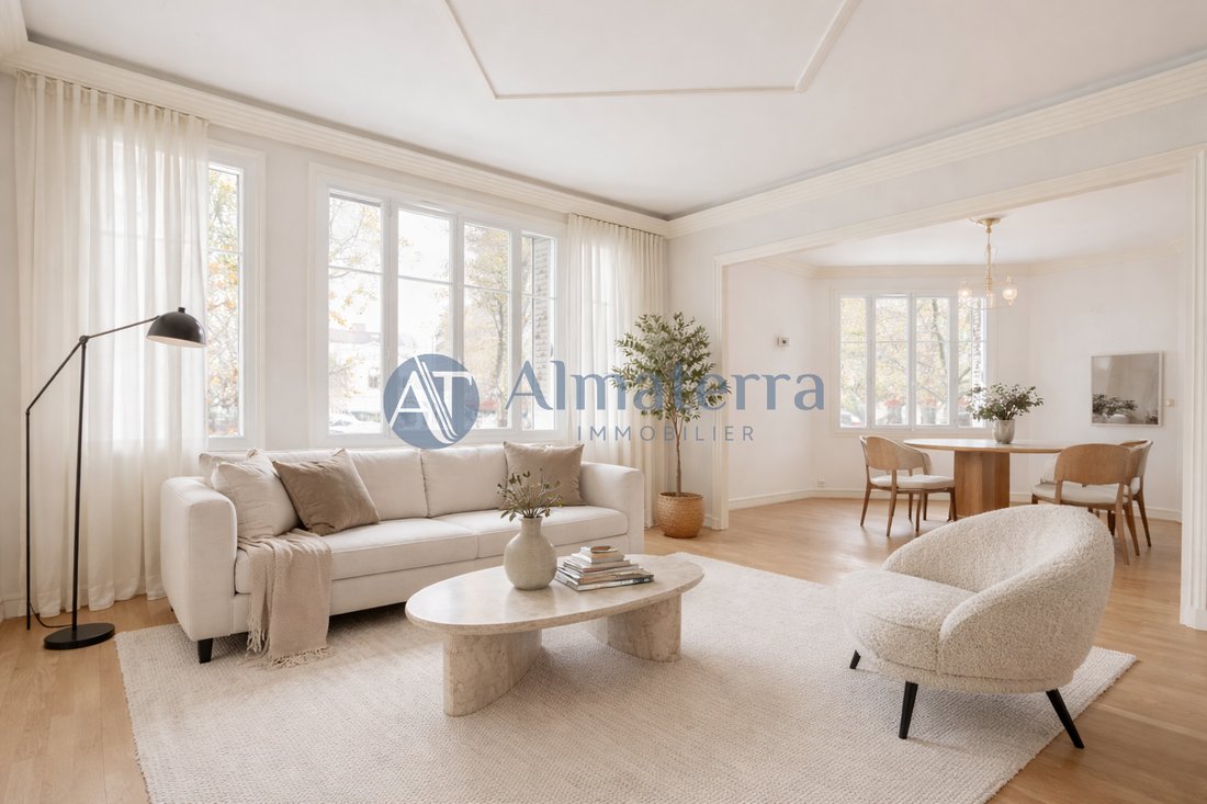 Apartment in Lorette-Martyrs, Paris 9e Arrondissement, Paris 1 - 18008678