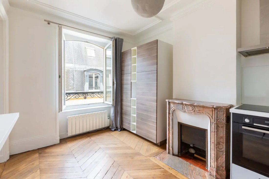 Apartment in Lorette-Martyrs, Paris 9e Arrondissement, Paris 5 - 18005603