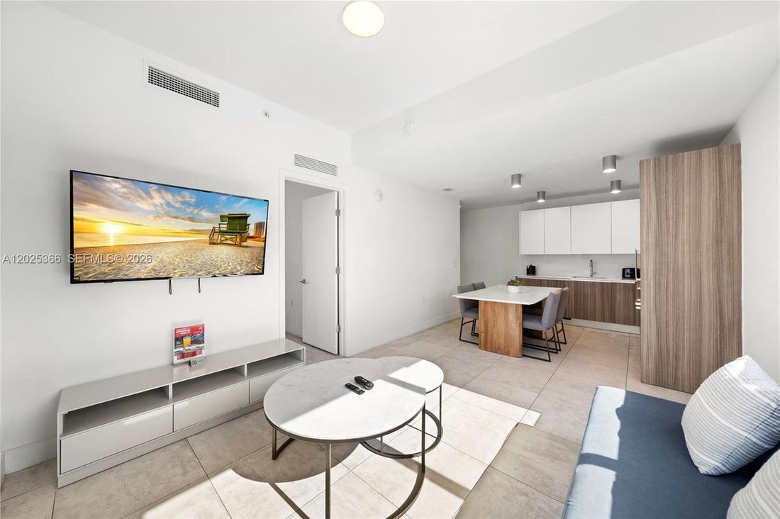 Condo in Miami, Florida, United States 2 - 18010277