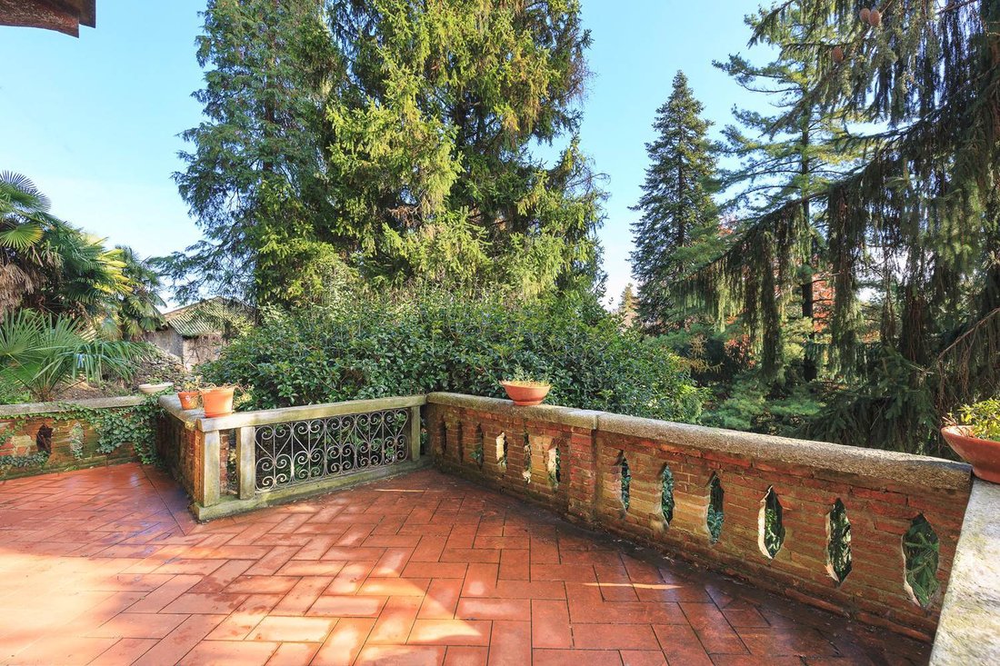 Villa in Arona, Piemont, Italien 2 - 18010165