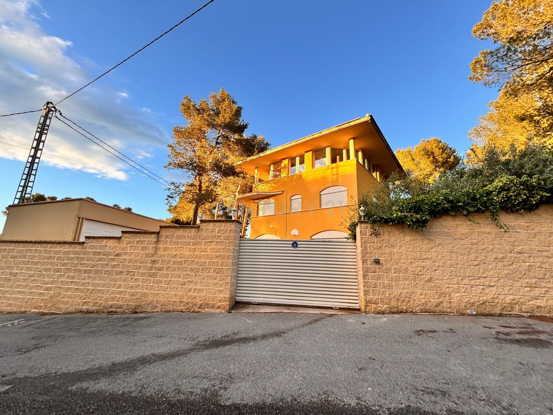 Villa in Banyeres de Mariola, Valencian Community, Spain 2 - 18009706