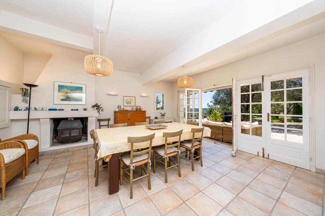 Estate in Opio, Provence-Alpes-Côte d'Azur, France 3 - 12428336